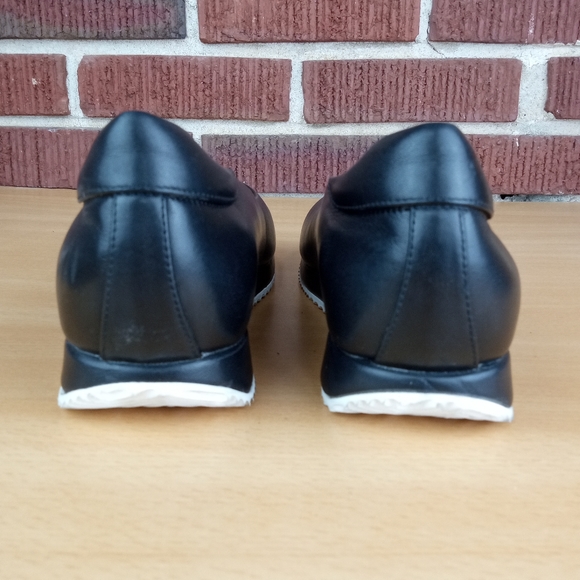 NWT Aquatalia 'Helaina' Weatherproof Genuine Leather Casual Flats in Black - Picture 9 of 11